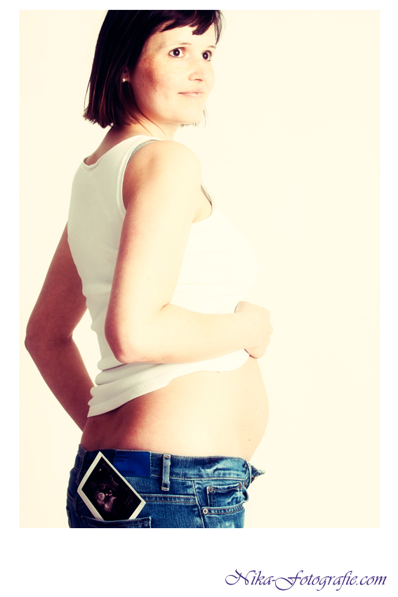 28-Sylvia-Babybauch-1